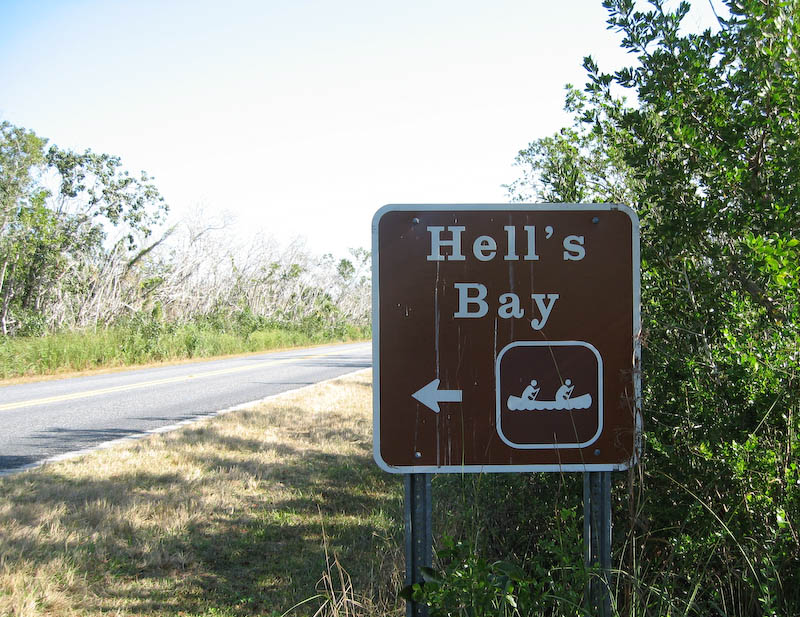 02 Hells Bay Sign Rtw